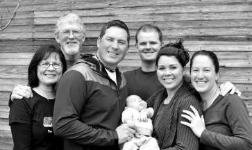 Sharon Jenkins (far left) and her family of disc golfers continue to grow. Photo courtesy of Valarie Jenkins.